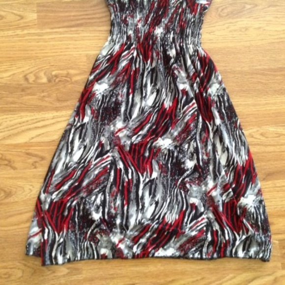 NWT RED AND BLACK DECO PRINT DRESS SUNDRESS M - Picture 4 of 5